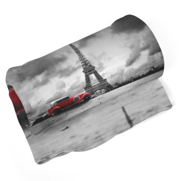Deka Eiffelova věž a červené auto